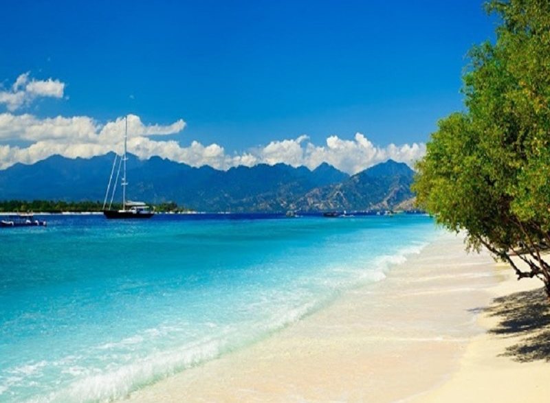 Keindahan Pantai Senggigi Lombok