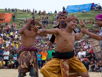 kesenian-tradisional-indonesia-yang-menarik-pengunjung-mancanegara-di-2017