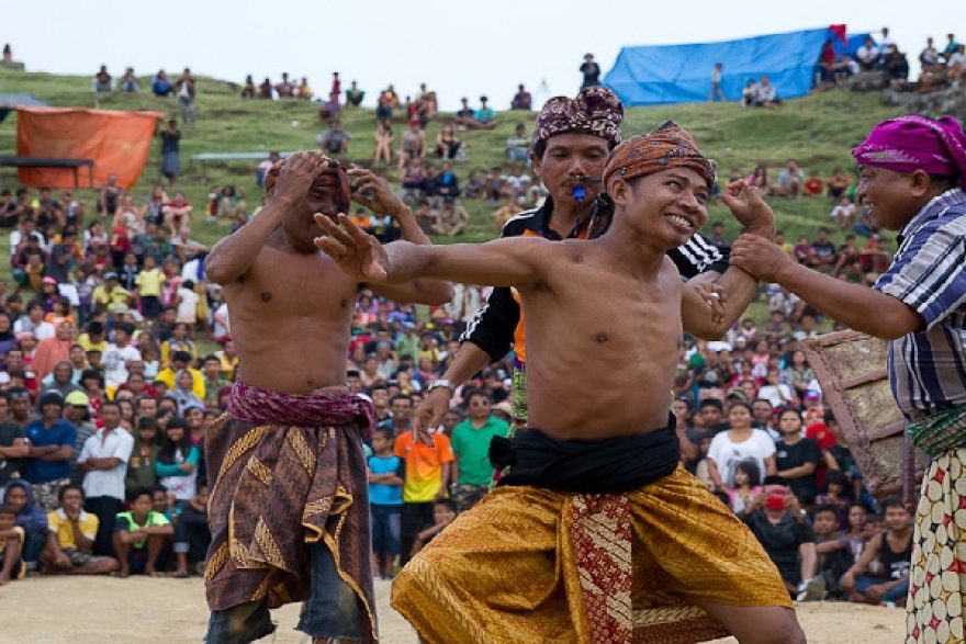 kesenian-tradisional-indonesia-yang-menarik-pengunjung-mancanegara-di-2017