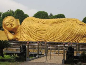 Patung Budha Tidur Maha Vihara