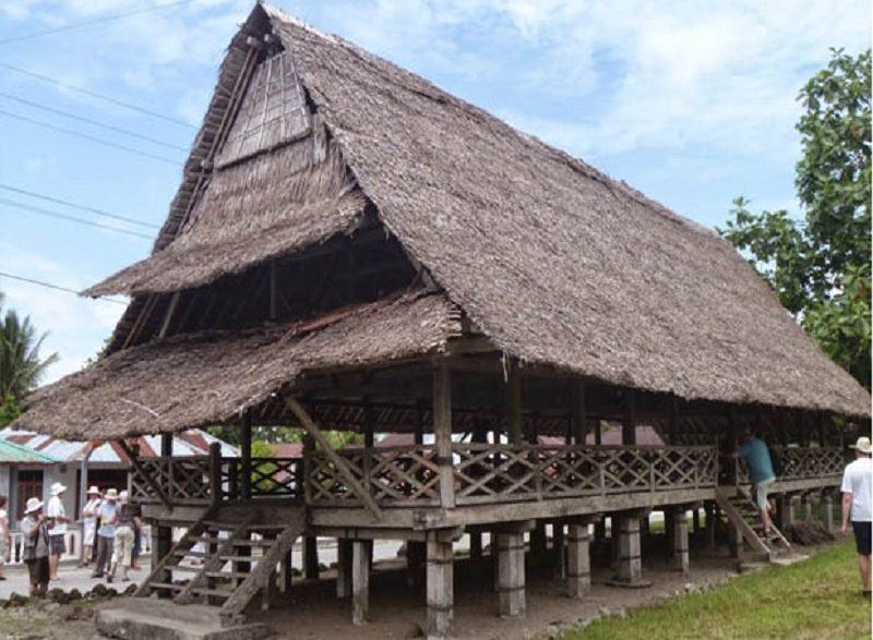 Baileo Rumah Adat Maluku