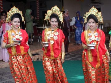 bina-antarbudaya-chapter-makassar-dan-tari-paddupa