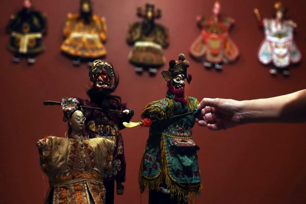 contoh-budaya-asing-yang-berkembang-di-indonesia